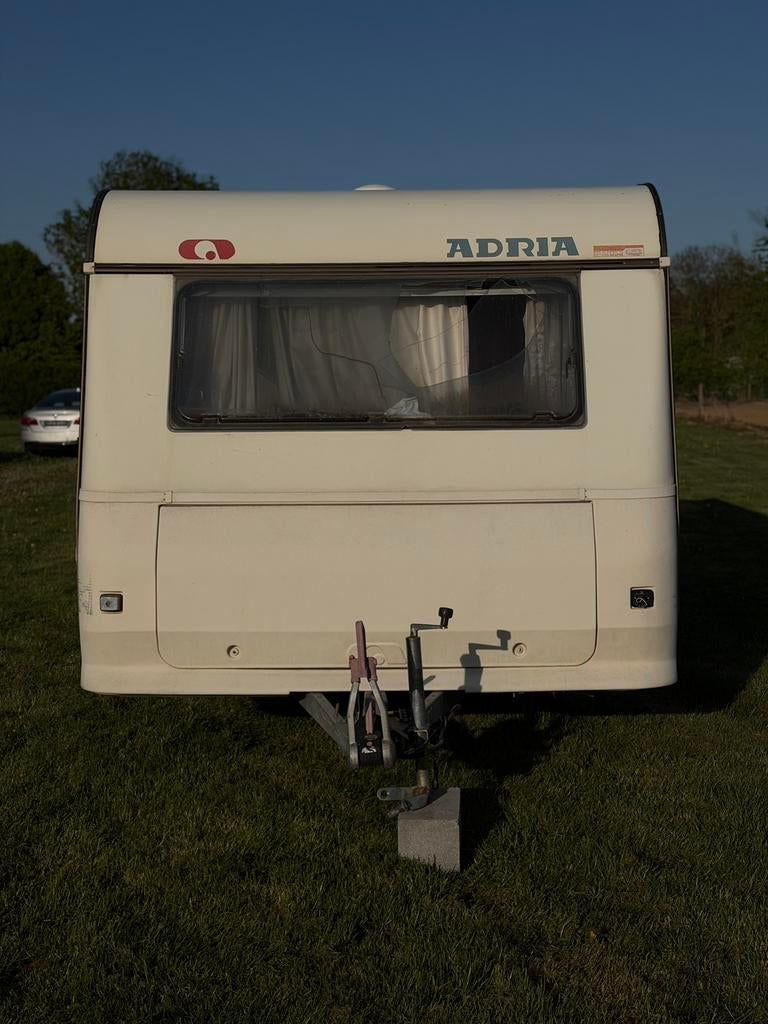 Adria caravan zonder motor, Caravans en Kamperen, Caravans, Particulier, Adria