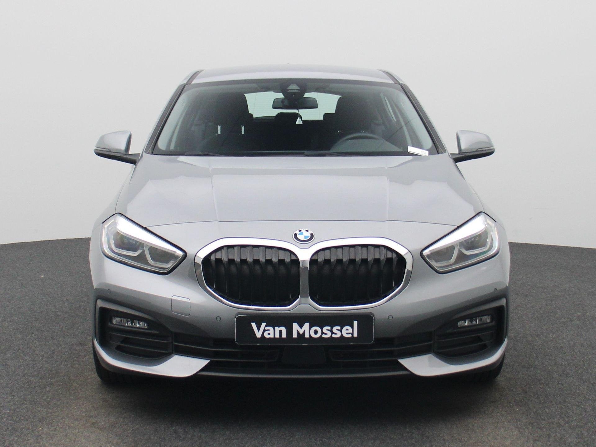 BMW 1 Serie Hatch 116d (85 kW), Autos, BMW, Argent ou Gris, Achat, Entreprise, 5 portes