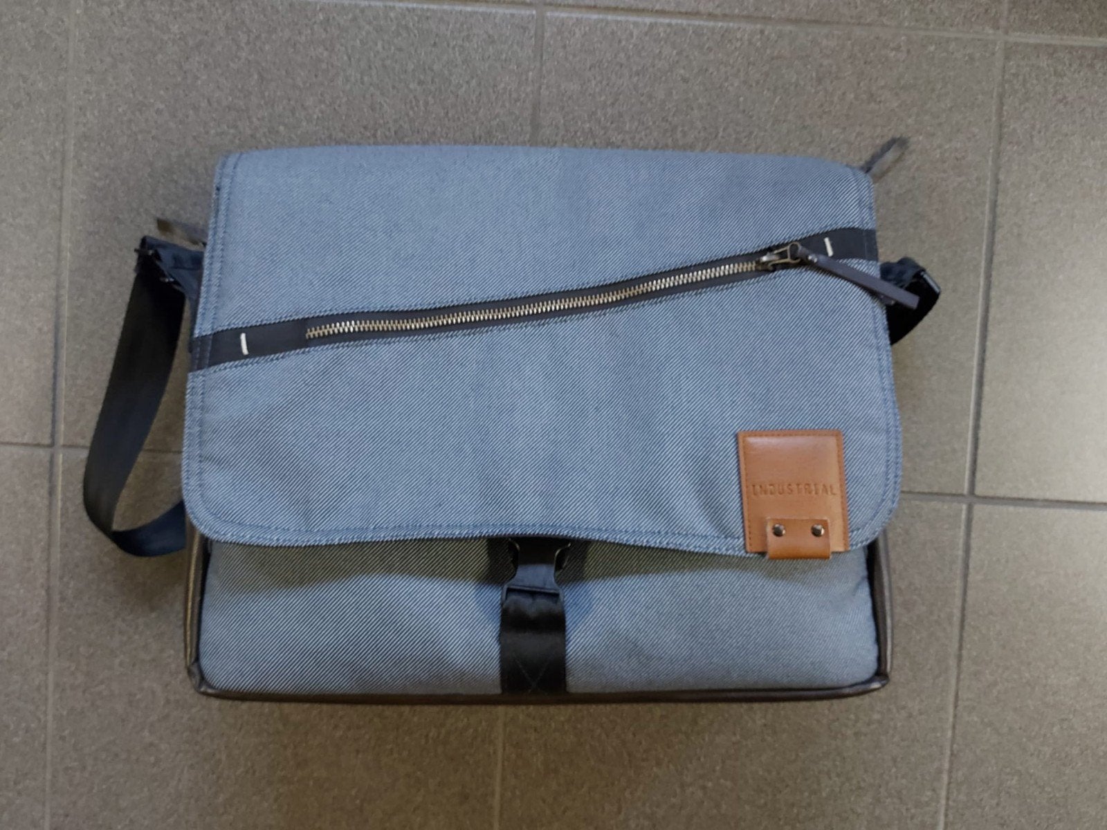 Poussette avec accessoires, Enfants & Bébés, Poussettes & Combinaisons, Enlèvement