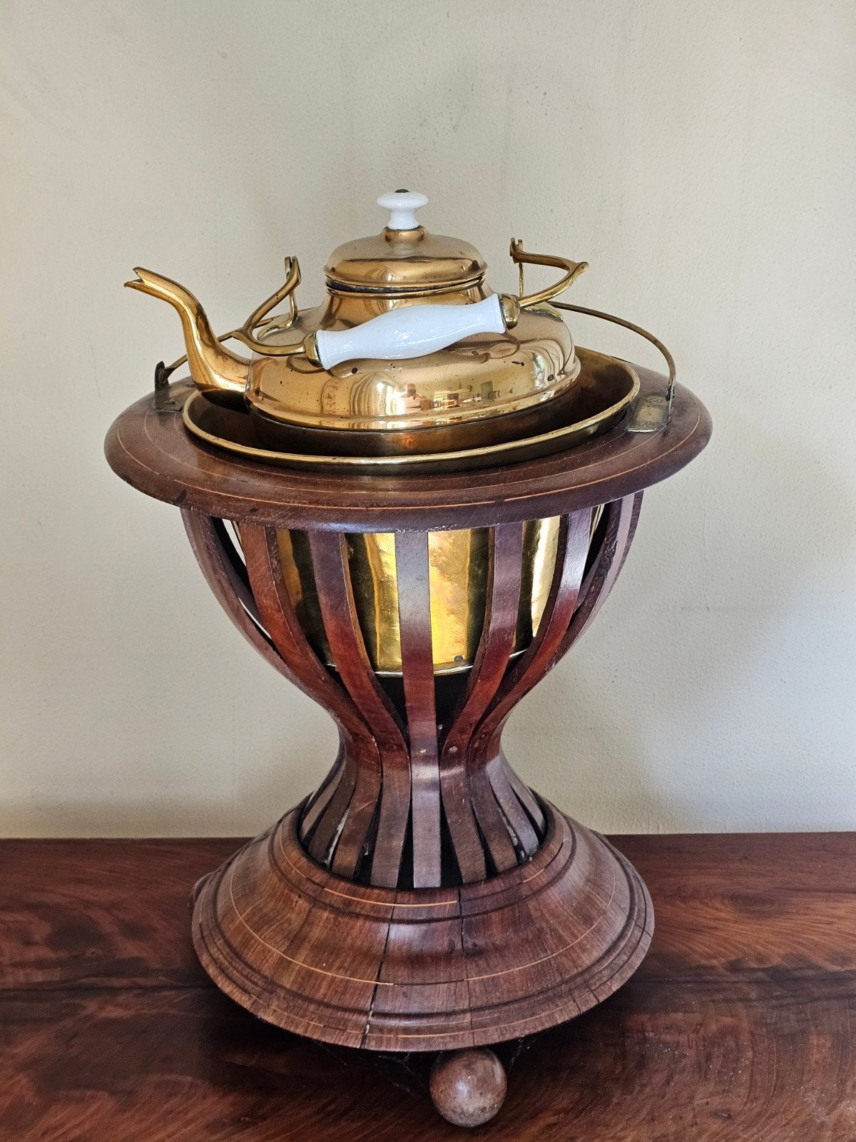 gespijlde mahonie biedermeier theestoof met koperen ketel en, Ophalen