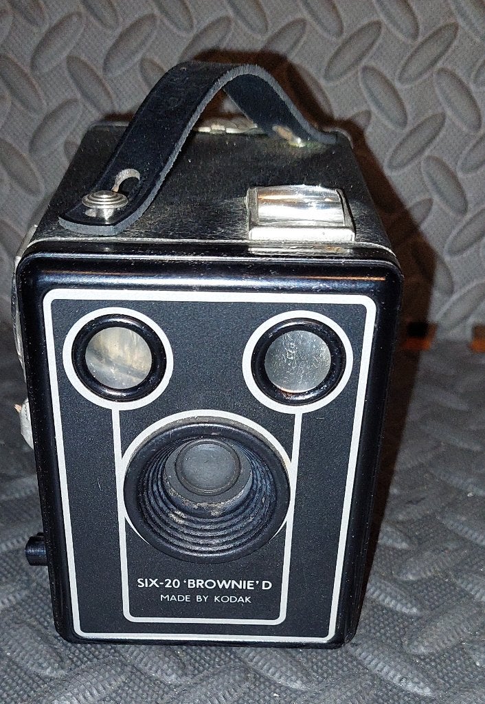 Kodak Six-20 Brownie D en très bel état + sacoche, Enlèvement ou Envoi, Comme neuf, Kodak