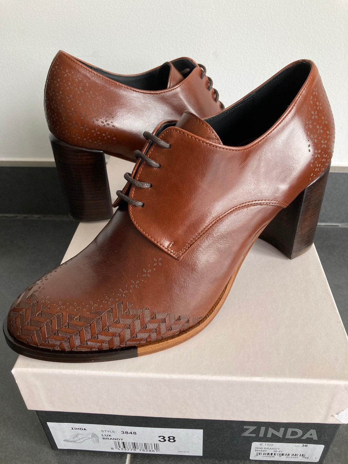 Chaussures d'hiver New Zinda taille 38, Vêtements | Femmes, Chaussures, Neuf, Chaussures à haut talons, Brun, Enlèvement