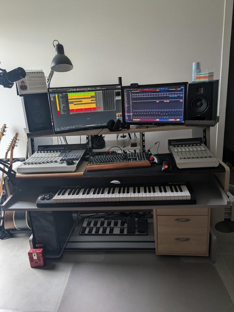 Studio Bureau Zoar Miza 88, Autres marques, Autres types, Enlèvement, Utilisé