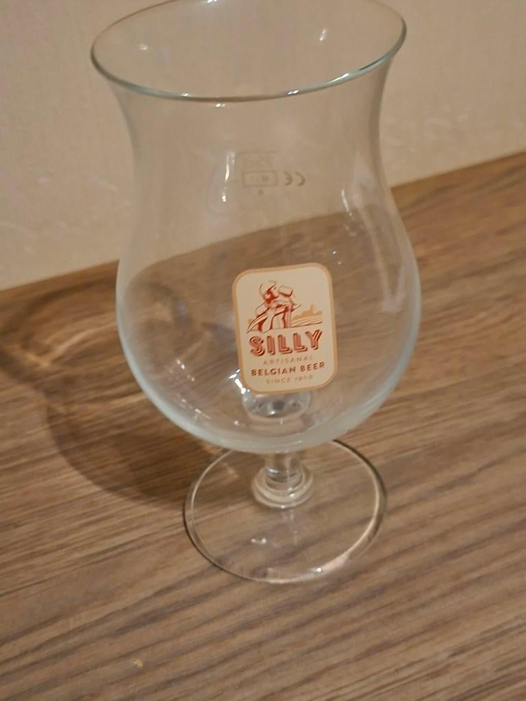 bierglas van de Belgische brouwerij Brasserie de Silly., Collections, Enlèvement ou Envoi, Comme neuf, Verre à bière