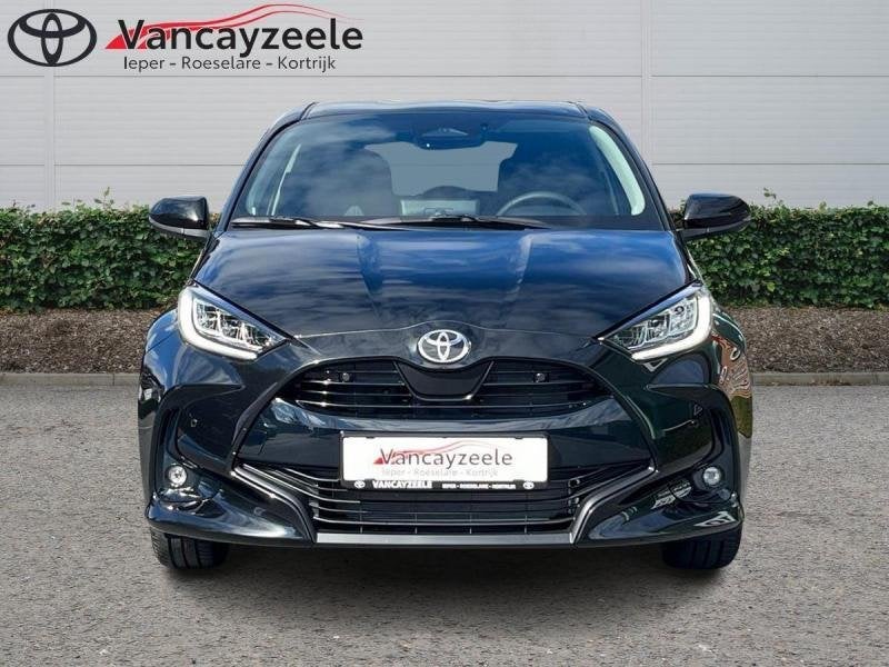 Toyota Yaris Iconic+Hi-techpack+cam+gps+sens V+A, Autos, Achat, Euro 6, 116 ch, Noir