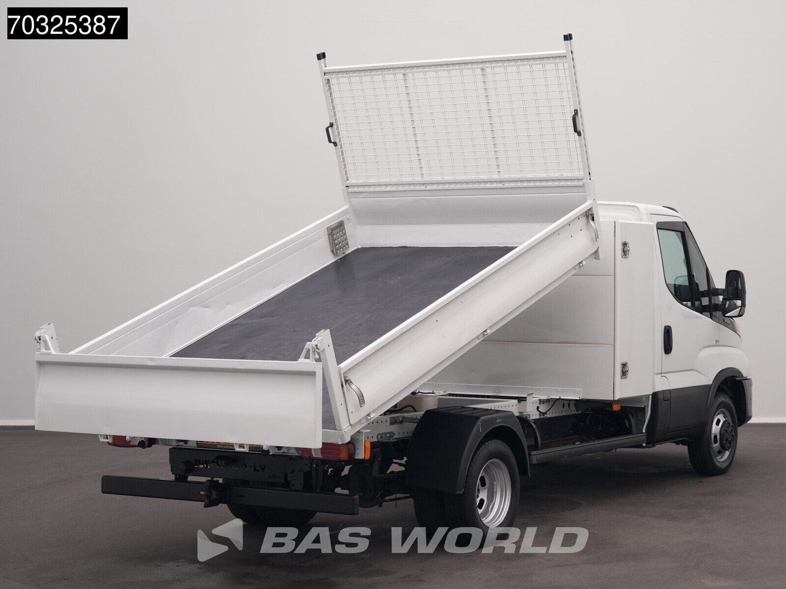 Iveco Daily 35C16 3.0L Kipper Dubbellucht 3,5t Trekhaak Navi, Auto's, 3010 kg, Stof, Gebruikt, Euro 6