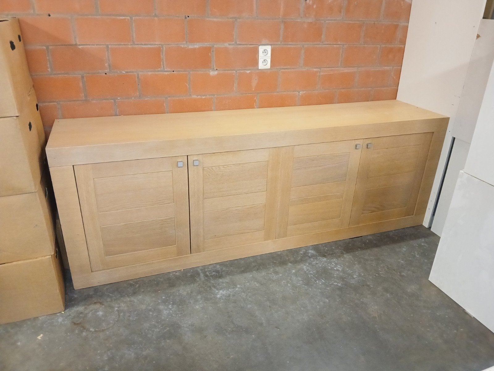 Dressoir kast lichte schade 237 x 53 x 81 hoog, Huis en Inrichting, Ophalen