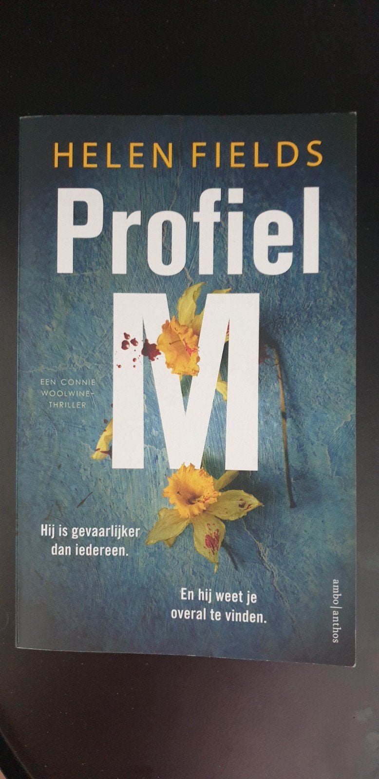 Helen Fields - Profiel M, Ophalen, Helen Fields