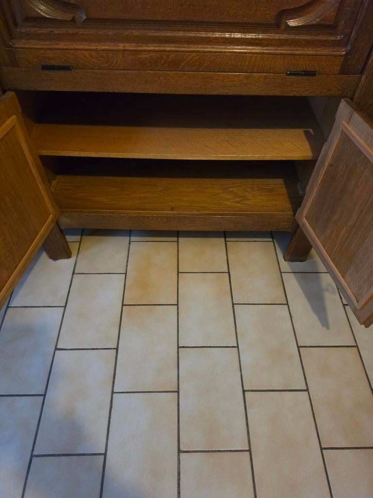 Eiken kast, Ophalen