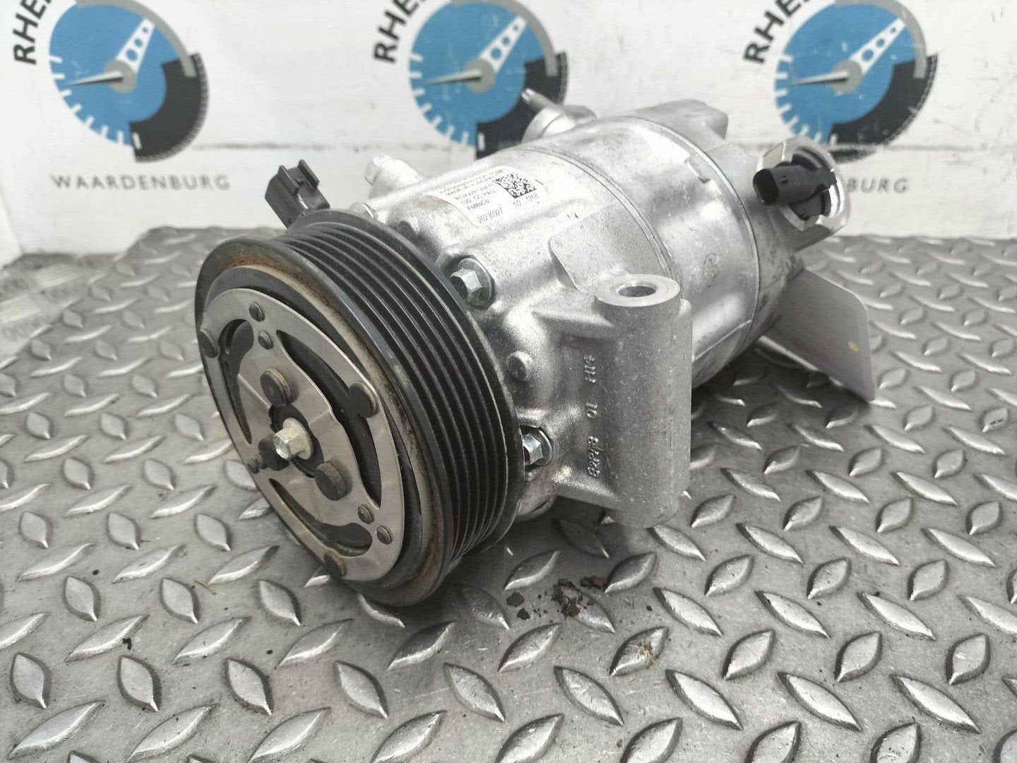 FORD TOURNEO CONNECT SWB Trend AIRCO COMPRESSOR / AIRCOPOMP, Ophalen of Verzenden, Gebruikt, ARN erkend