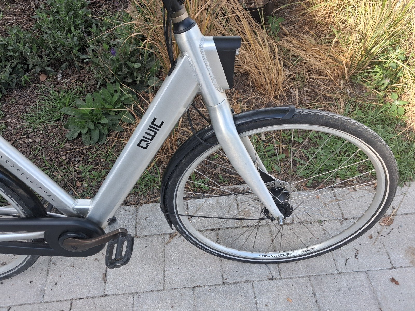 ZEER MOOIE DAMESFIETS QWIC !!, Enlèvement