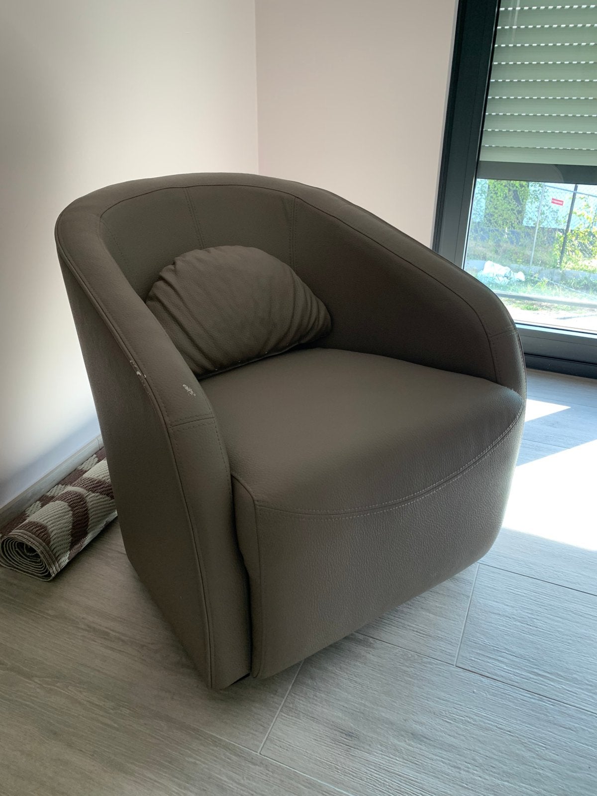 Fauteuil/siège baquet Henders & Hazel — Cuir taupe, Maison & Meubles, Canapés | Sofas & Chaises Longues, Comme neuf, Enlèvement