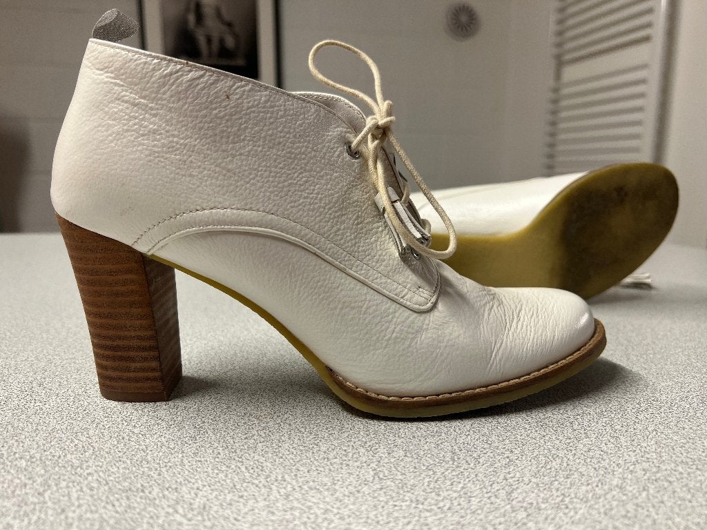 Chaussures blanches état neuf P 39, Autre, Chaussures à haut talons, Comme neuf, Enlèvement