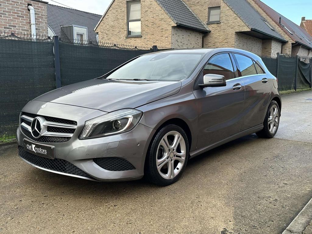 Mercedes-Benz A 180 Benzine | Automaat | Dodehoek | Stoel ve, Autos, Achat, Entreprise, Capteur de lumière, 5 portes