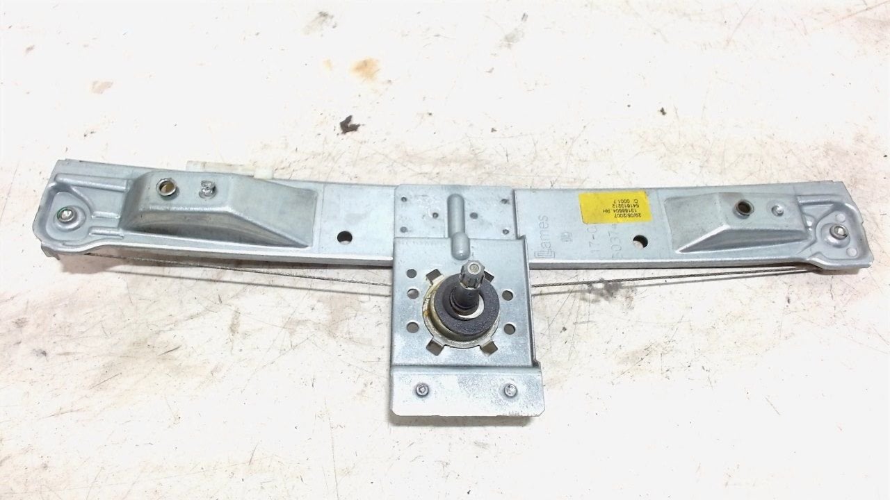 Raammechaniek rechts achter Opel Corsa, Onderdelen@venauto.nl, Van der Ven Autorecycling B.V., Ettenseweg 76, 4706 PB Roosendaal, The Netherlands