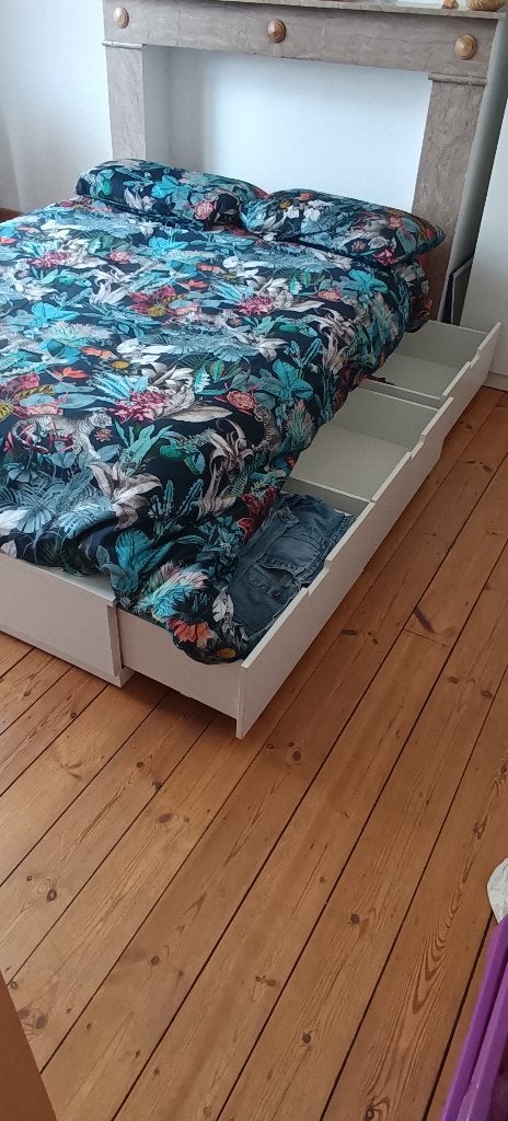 NORDLI bed + IKEA-matras, Huis en Inrichting, Slaapkamer | Bedden, Ophalen, Wit, Tweepersoons, 140 cm