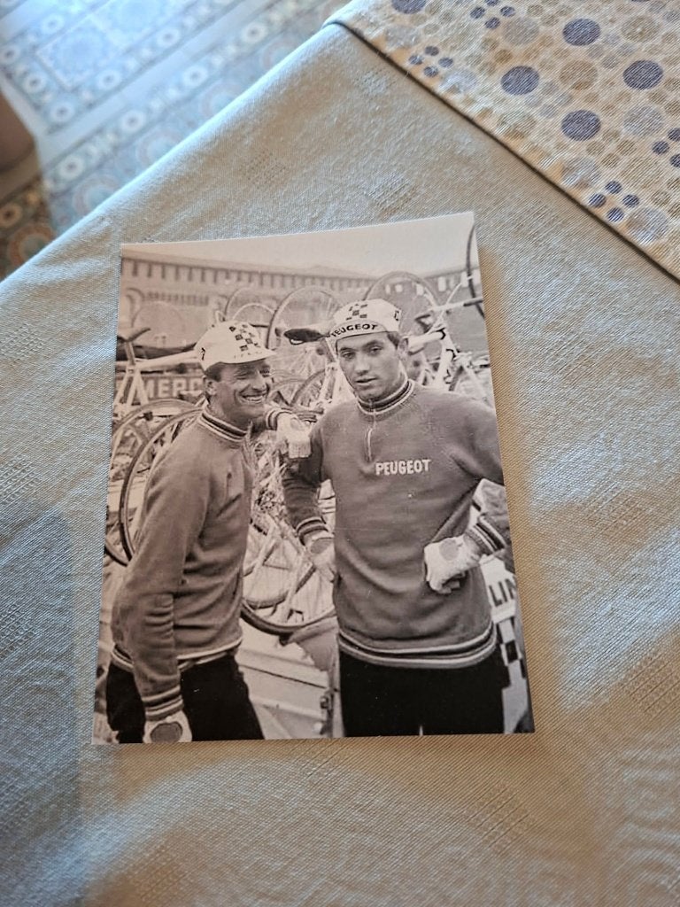 Foto (Repro) Tom Simpson - Eddy Merckx / Peugeot, Verzamelen, Ophalen of Verzenden, Zo goed als nieuw, Poster, Plaatje of Sticker