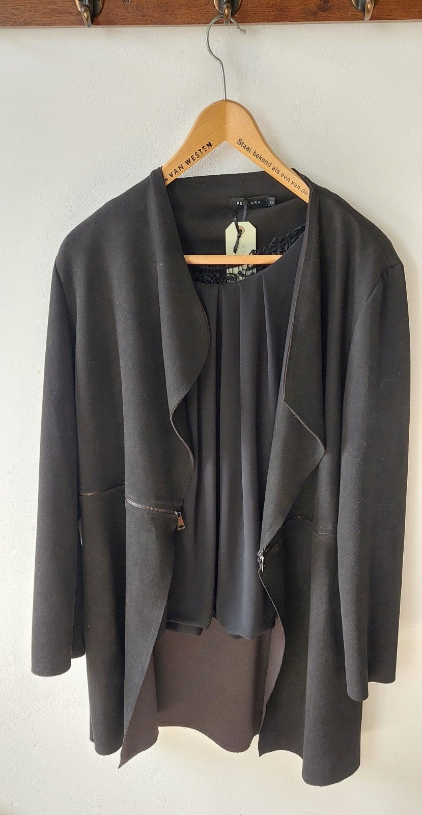 Blazer long noir Pescara en suédine XL avec fermeture éclair, Vêtements | Femmes, Vestes & Costumes, Taille 42/44 (L), Enlèvement ou Envoi
