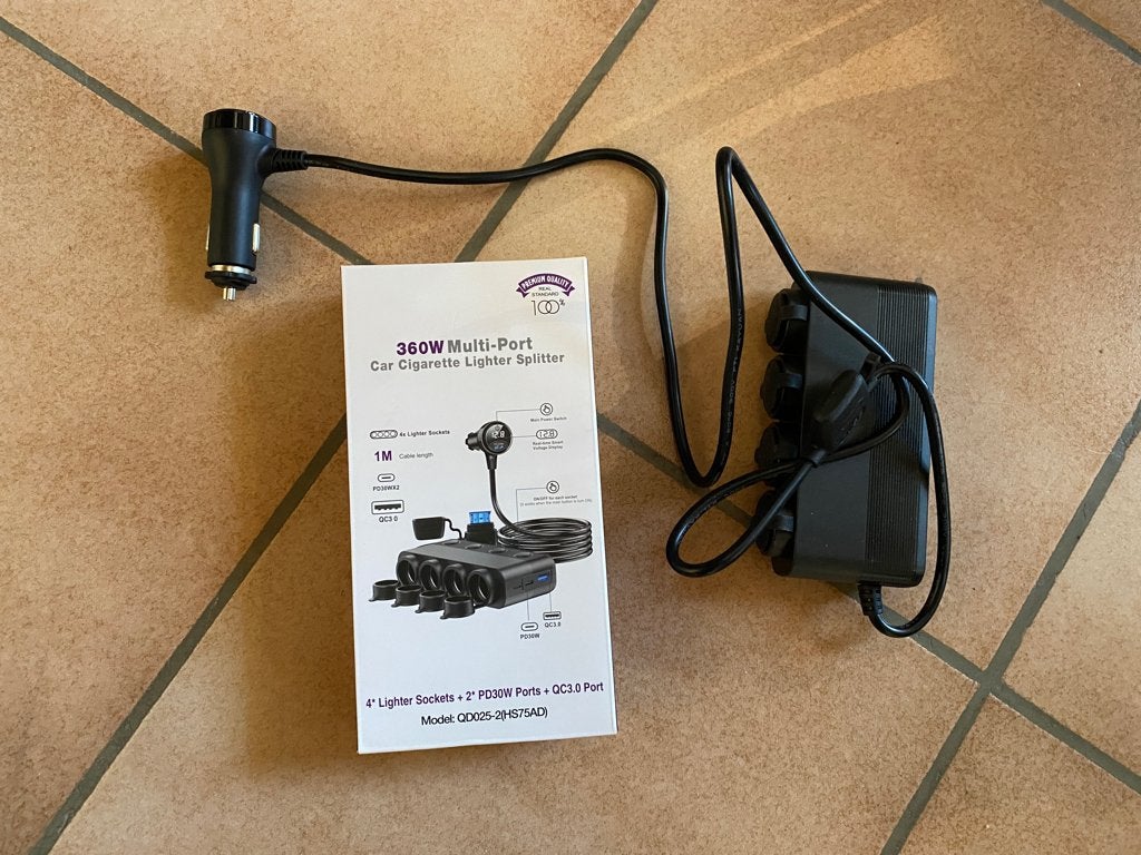 Qidoe 4 multiprise Allume Cigare Adaptateur 300W 12V, Envoi, Utilisé