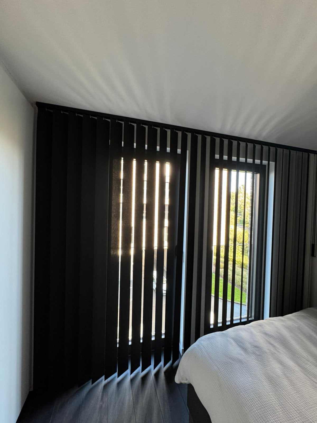 Louverdrape vertical jaloezieen, Huis en Inrichting, Ophalen, Zo goed als nieuw, Zwart, Jaloezie