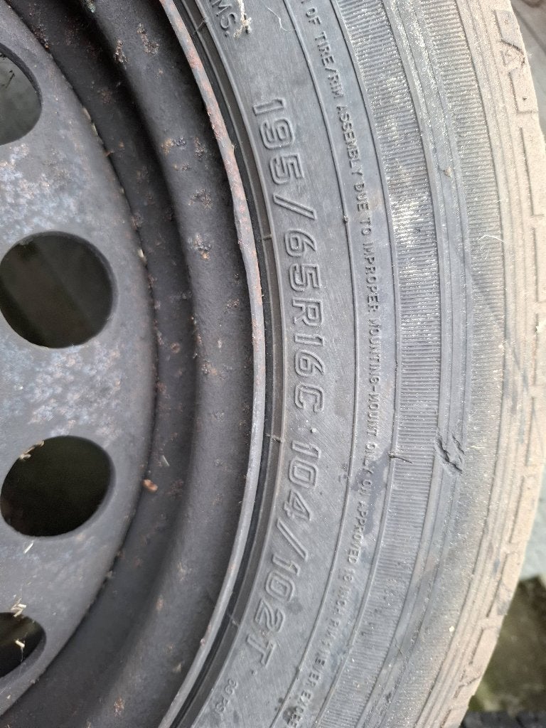 set van 4 winterbanden op stalen velgen., Ophalen, Gebruikt, Velg(en), 16 inch