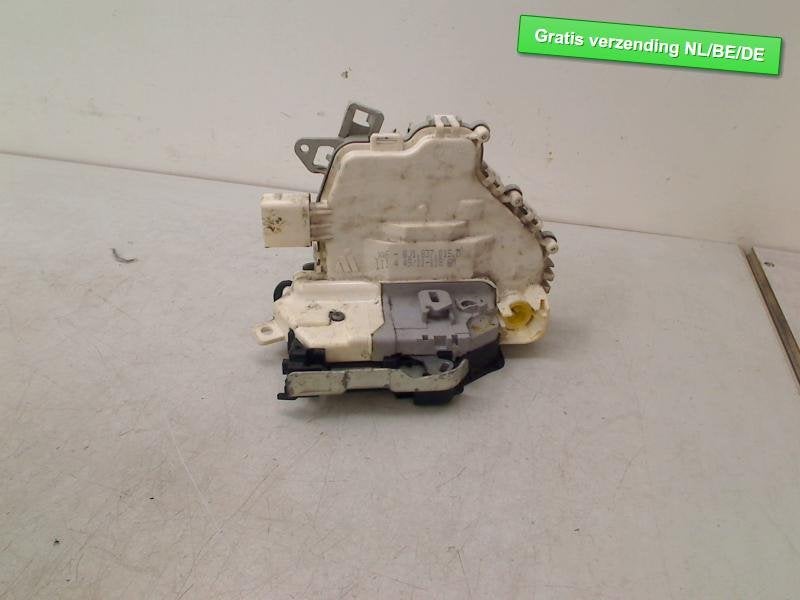 PORTIERSLOT LINKS VOOR Audi A4 Avant (B8) (8J1837015D), Audi, Audi AG, Gebruikt, Auto-Union-Straße  1,
85057  Ingolstadt, DE