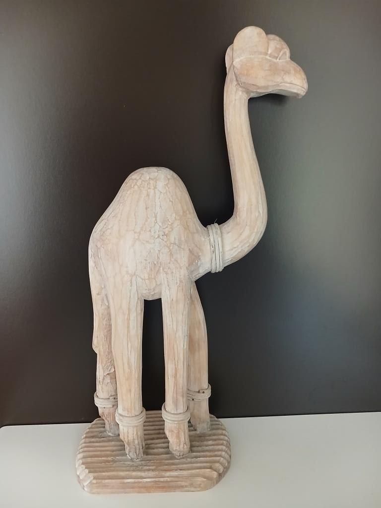 Dromadaire en bois clair sur socle d'une hauteur de 45 cm, Mammifère, Sur socle, Afrique, Bois