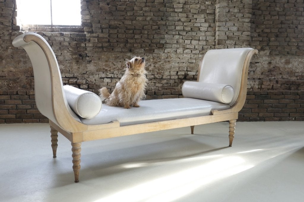 Vintage chaise longue/daybed, gebleekt hout, wit leer, Enlèvement