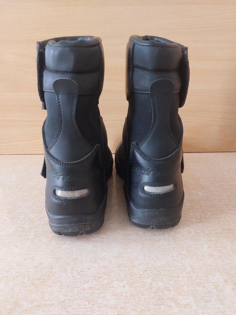 Botte de moto, Entreprise