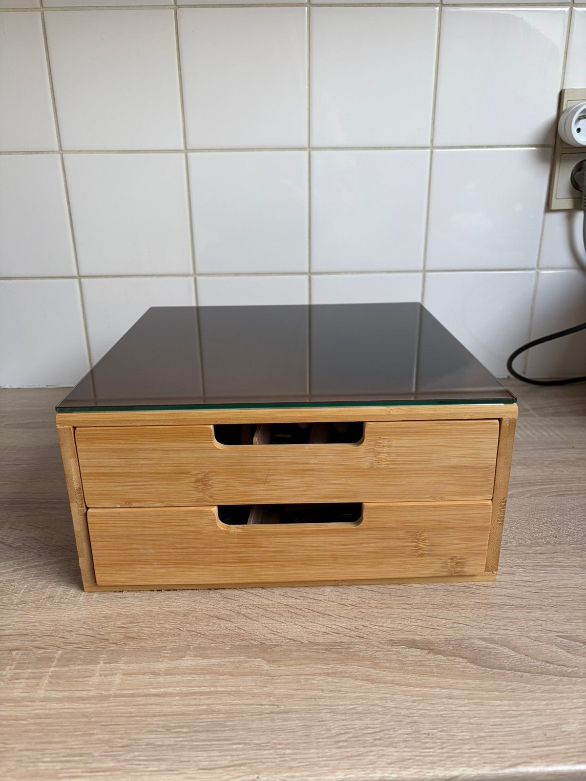 Lot de vaisselle + couverts + boîte de rangement, Huis en Inrichting, Ophalen, Zo goed als nieuw