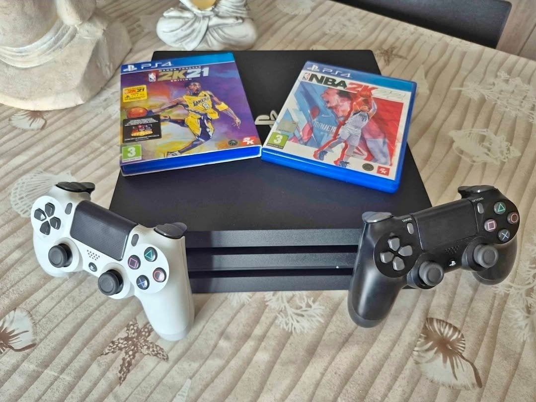 Ps4 pro, Games en Spelcomputers, Spelcomputers | Sony PlayStation 4, Ophalen, Met games, Met 2 controllers, Zo goed als nieuw