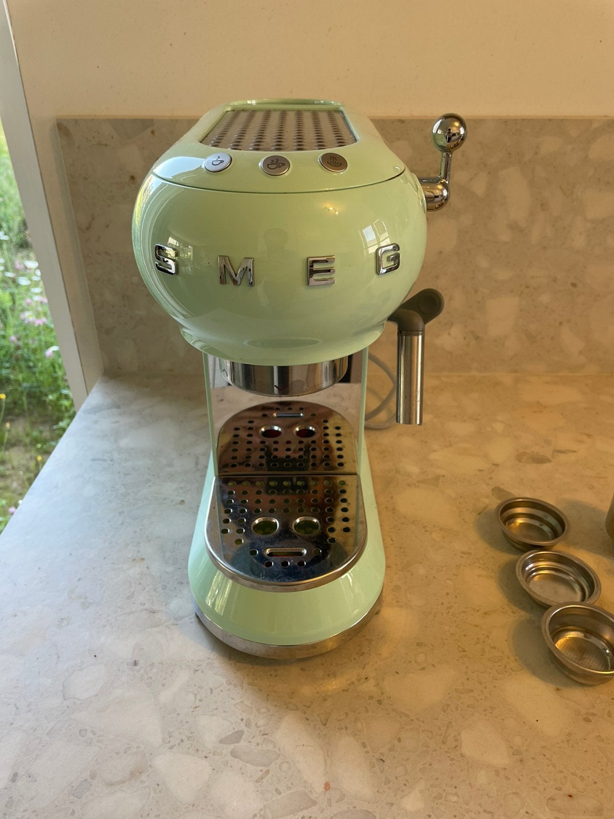 Espressoapparaat Smeg - lichtgroen + koffiemolen Molino, Elektronische apparatuur, Ophalen, Gebruikt, Espresso apparaat, Gemalen koffie