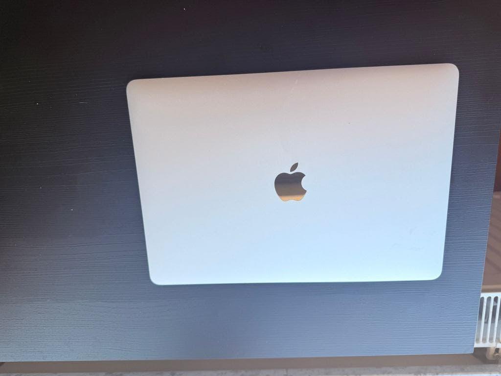 MacBook Air 13” (2018) – 8GB RAM, Informatique & Logiciels, 256 GB, Moins de 2 Ghz, Utilisé, Azerty