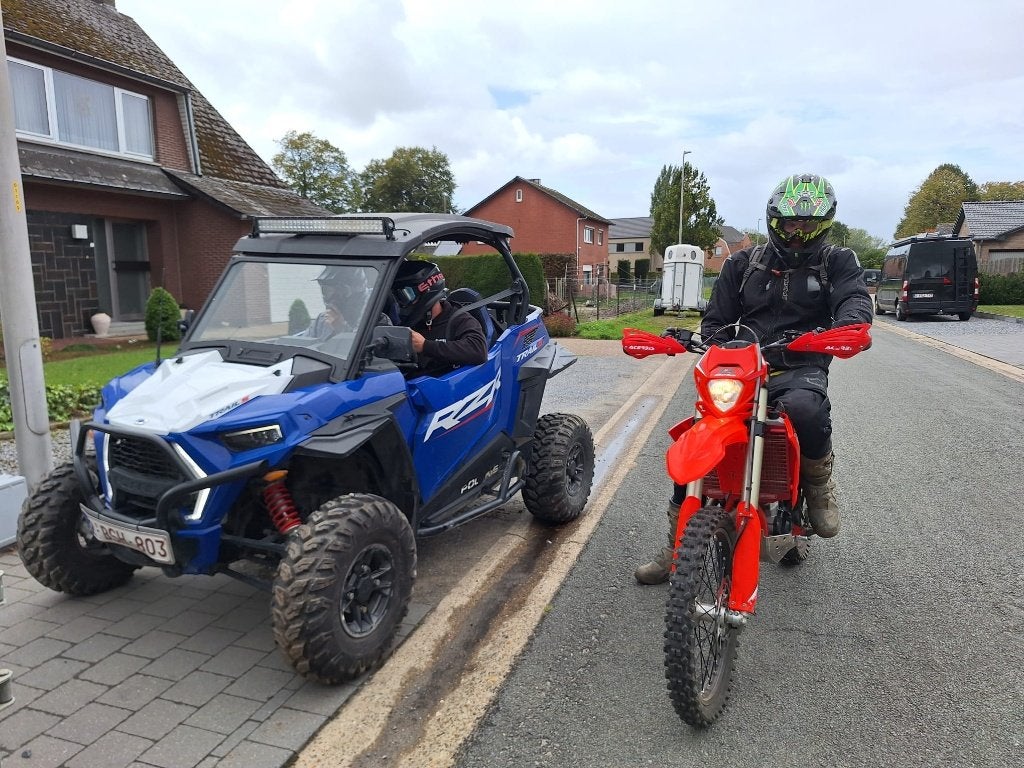 Polaris rzr trail 1000, 1000 cc