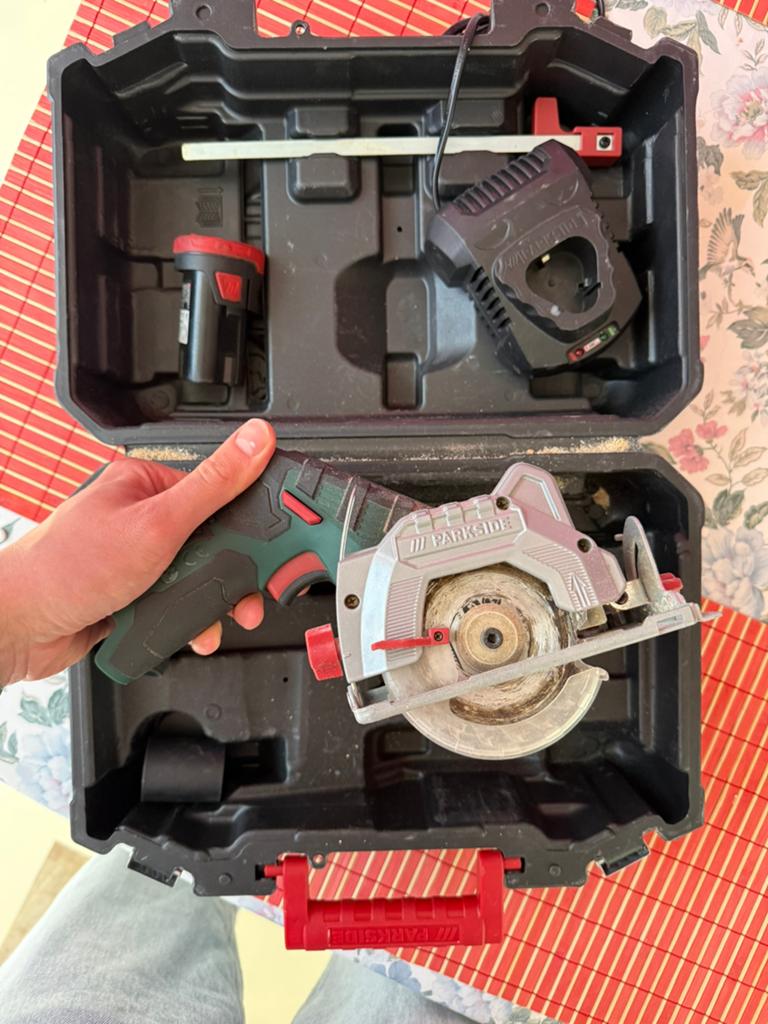 Parkside handcircelzaag 12V met accu en oplader, Doe-het-zelf en Bouw, Gereedschap | Zaagmachines, Minder dan 30 mm, Cirkelzaag