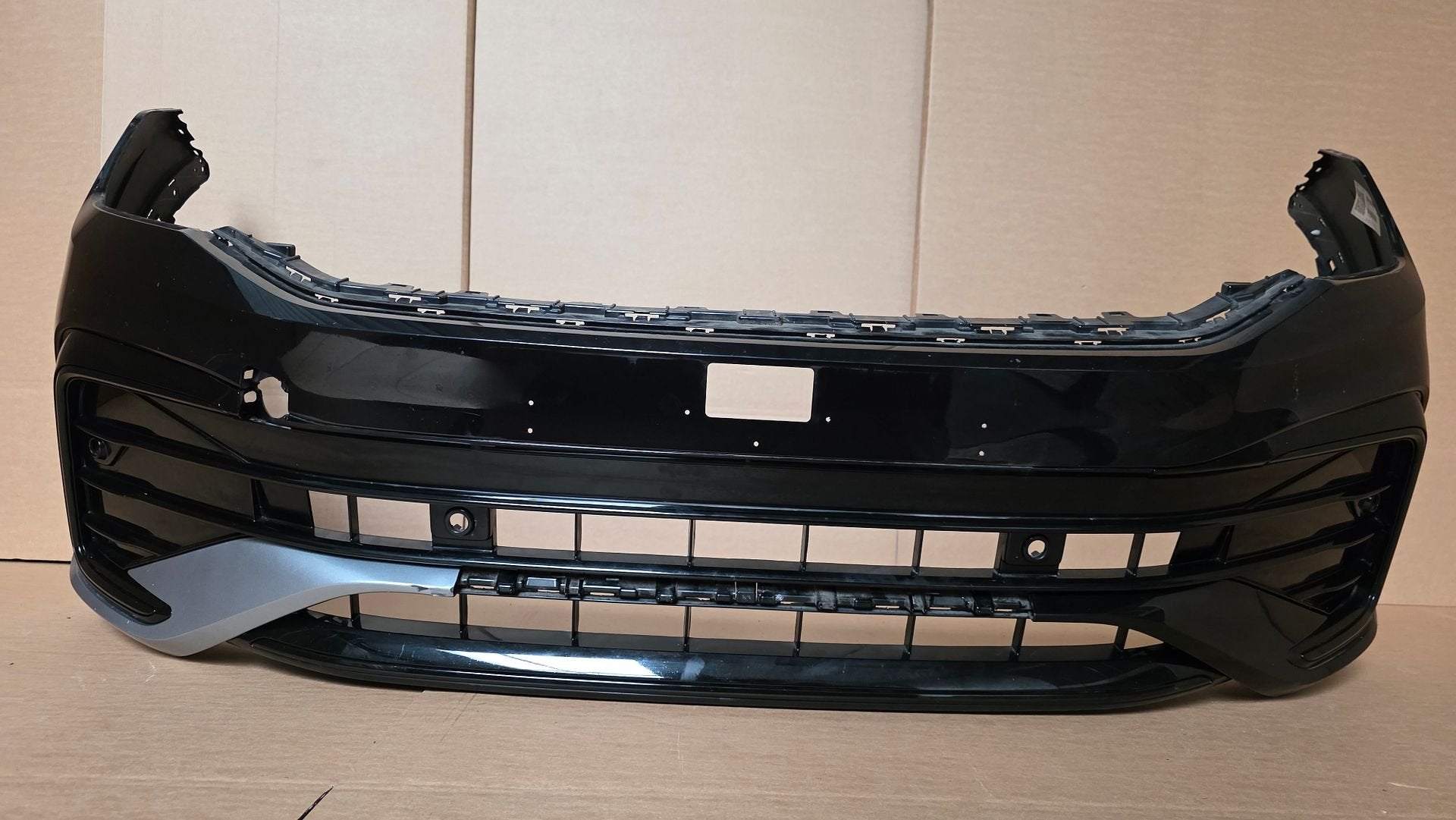 Voorbumper VW Tiguan 5NA R-line 6xPDC Facelift VOLKSWAGEN BU, Auto-onderdelen, Gebruikt, -, Voor, Ophalen of Verzenden