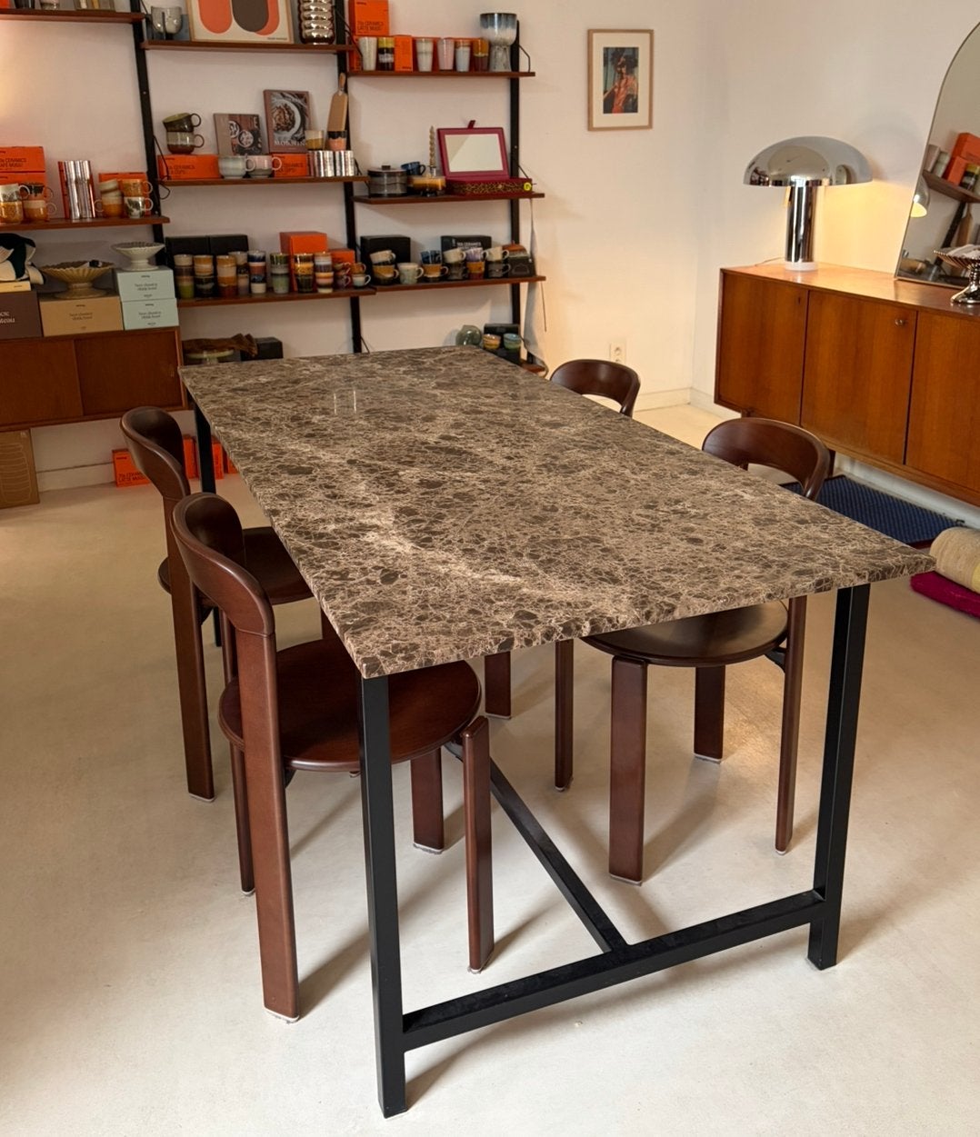 Tafel Marmer blad met zwart metalen onderstel., Ophalen, Zo goed als nieuw