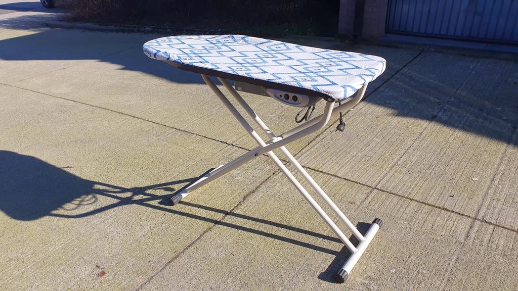 Brede Leifheit Airbord strijkplank, Electroménager, Enlèvement