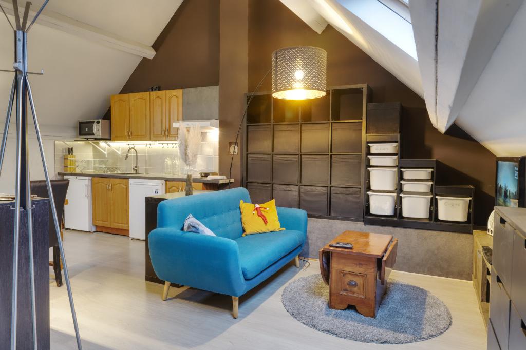 Studio meublé 45m², Immo, Appartements & Studios à louer, 35 à 50 m², Bruxelles