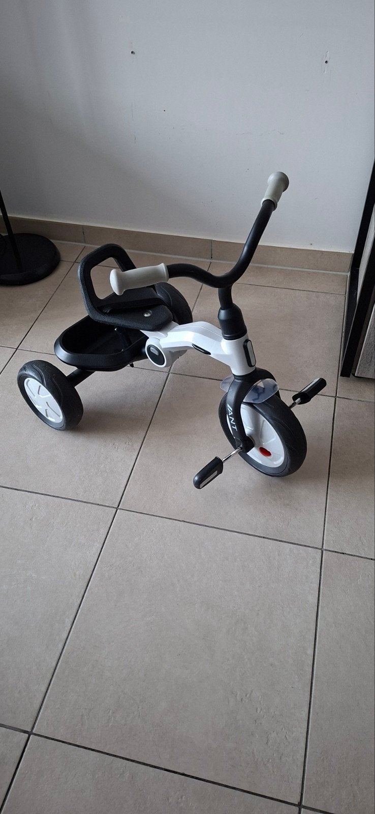 tricycle Qplay gris nardo, Fietsen en Brommers, Ophalen, Zo goed als nieuw
