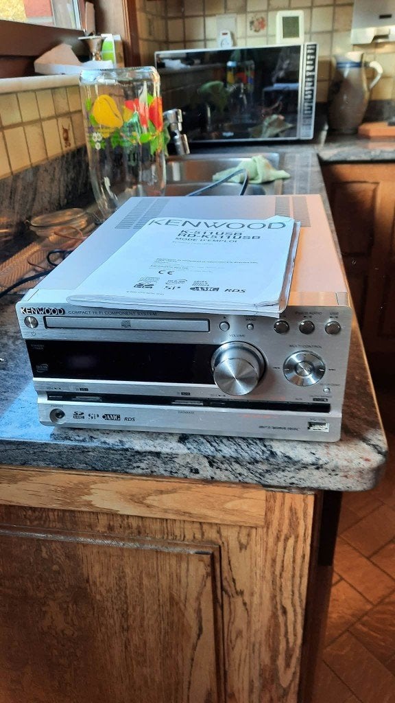 radio FM , lecteur CD, TV, Hi-fi & Vidéo, Enlèvement, Comme neuf, Lecteur CD, Autres marques