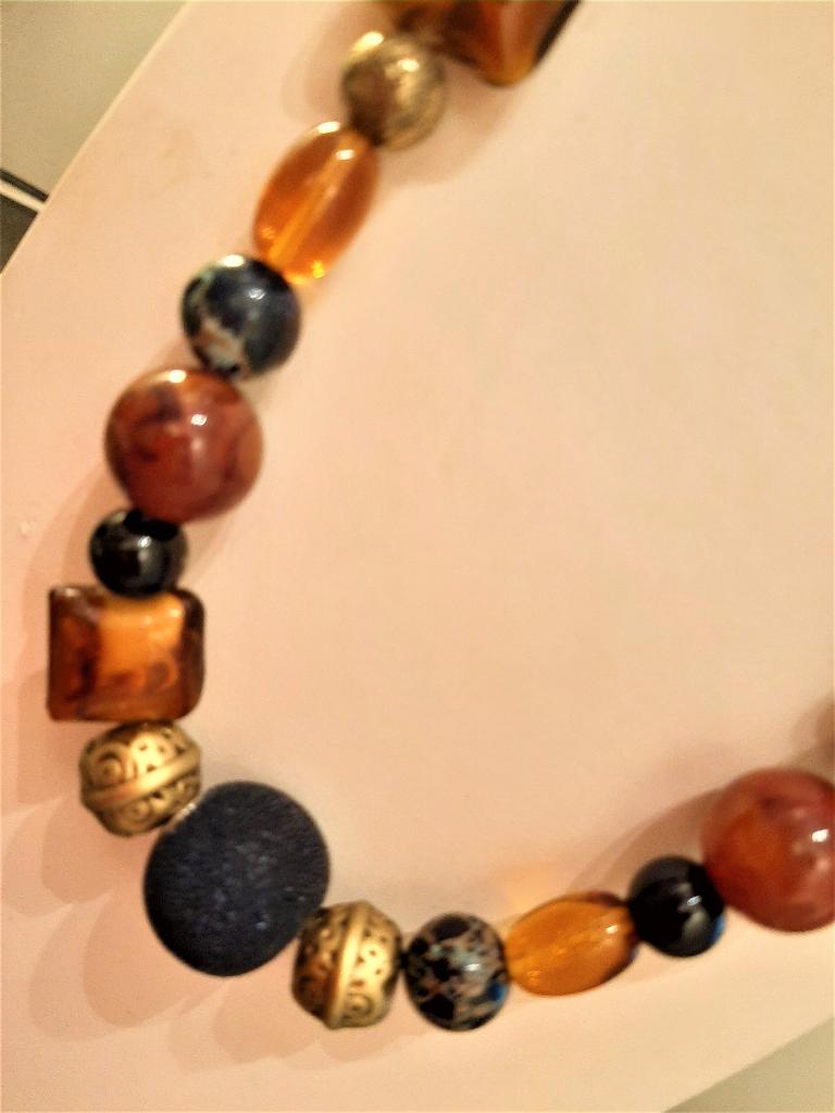 Te koop: Nieuw! Mooie blauw/bruin ketting, Enlèvement, Neuf, Bleu, Pierre ou Minéral