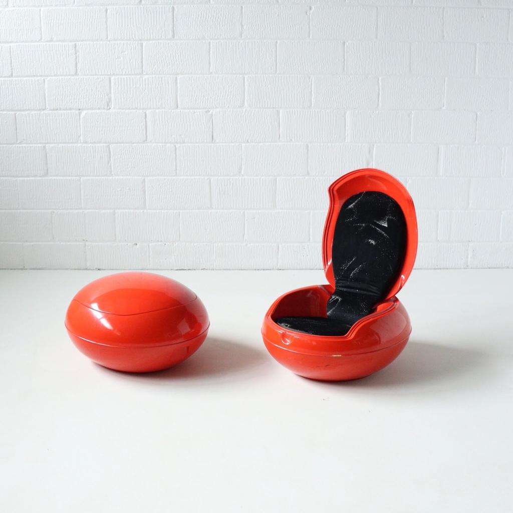 Red Garden Egg, Peter Ghyczy, 1970s, Ophalen