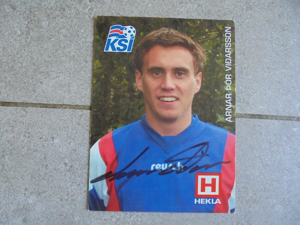 Gehandtekende foto voetballer Arnar por Vidarsson, Envoi, Photo