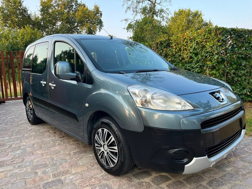 Peugeot Partner Tepee 1.6 HDI / 216.966 km, Auto's, Voorwielaandrijving, Zwart, 4 cilinders, 5 deurs