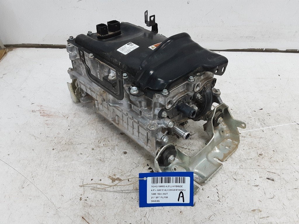 DIVERS DIVERS Yaris IV (P21 / PA1 / PH1) (G9200K0010), Utilisé, Toyota