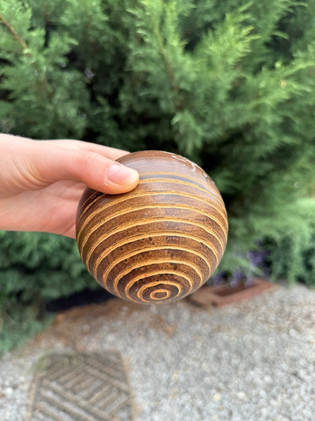 Boule décorative en bois tourné artisanal, Envoi, Comme neuf, Pierre, Intérieur