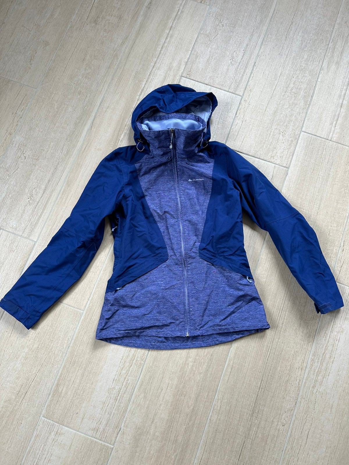Quechua regenjas / wandeljas – maat M, Kleding | Dames, Wintersportkleding, Ophalen of Verzenden, Gedragen, Maat 38/40 (M)