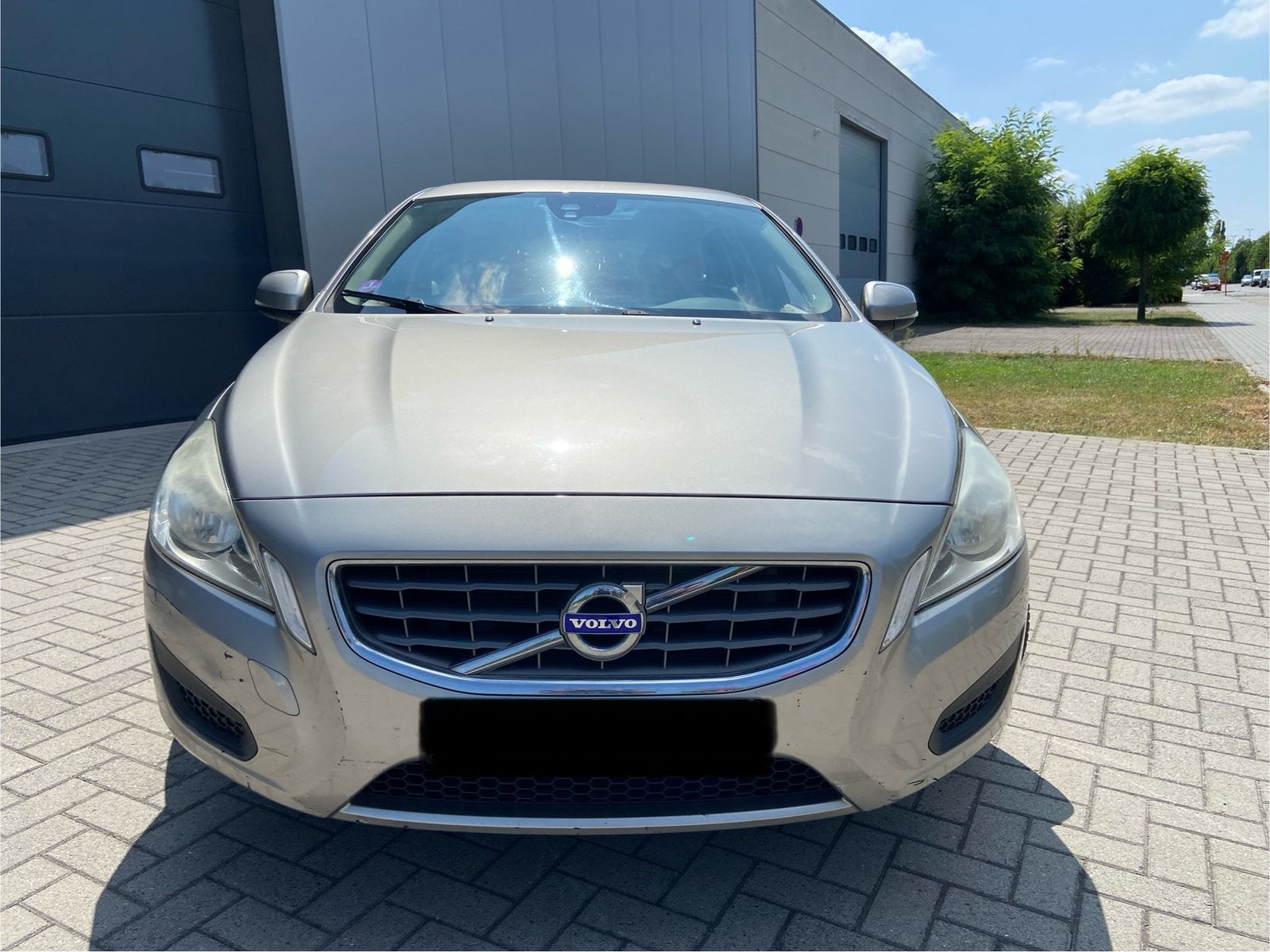 Volvo v60 AUTOMATIQUE ESSENCE €5, Euro 5, Beige, Entretenue par le concessionnaire, 5 portes