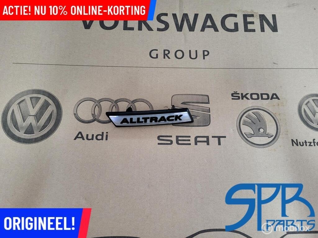 GOLF 7 7.5 ALLTRACK Logo origineel GRILL EMBLEEM 5G9853679, Gebruikt, Volkswagen, Ophalen of Verzenden, Volkswagen